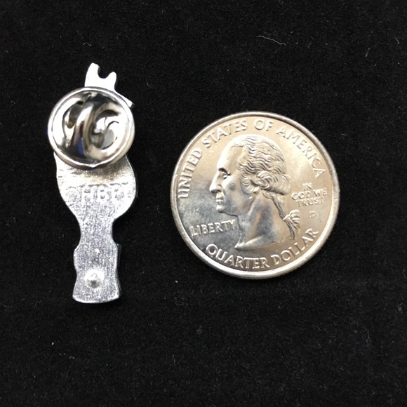 Vintage Pewter-like Dog with a Bone Brooch - Picture 4 of 4